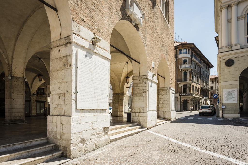 Myplace Piazza Dei Signori Apartments Тревизо Экстерьер фото