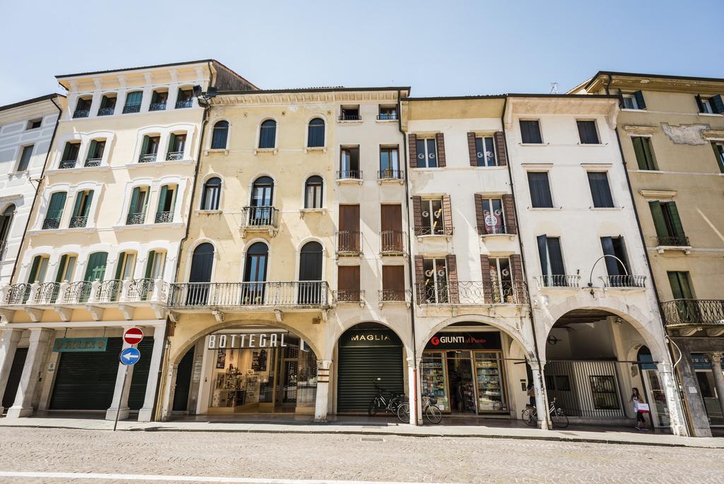 Myplace Piazza Dei Signori Apartments Тревизо Экстерьер фото